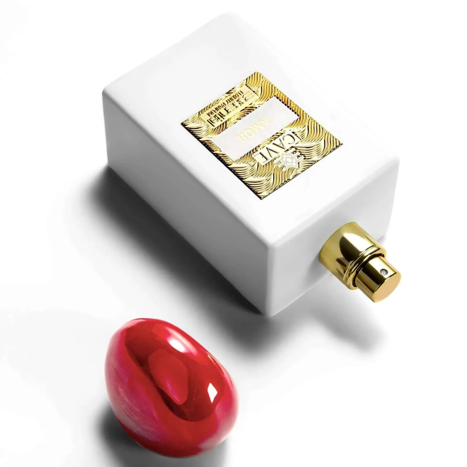 Dettaglio flacone Amor profumo romantico Cave