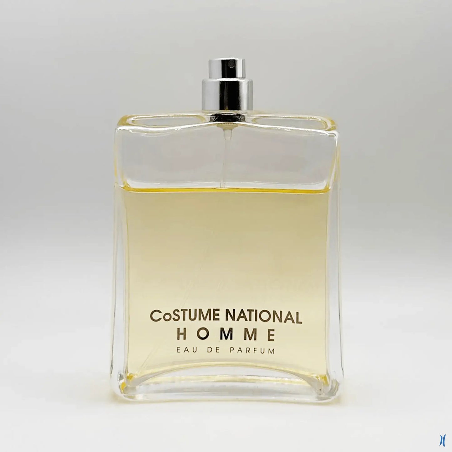 Flacone Costume National Homme 100 ml Eau de Parfum su sfondo bianco